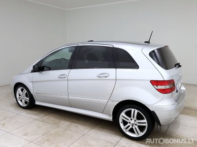 Mercedes-Benz B200 | 3