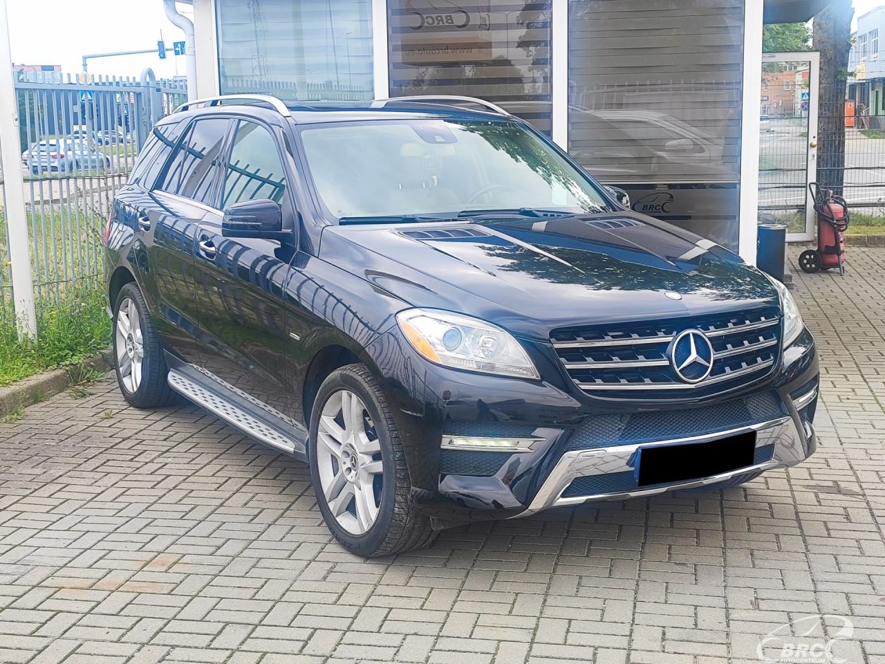 Mercedes-Benz ML350 | 44