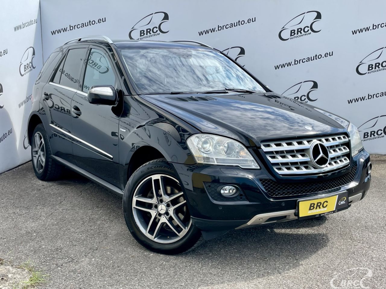 Mercedes-Benz ML300 | 37