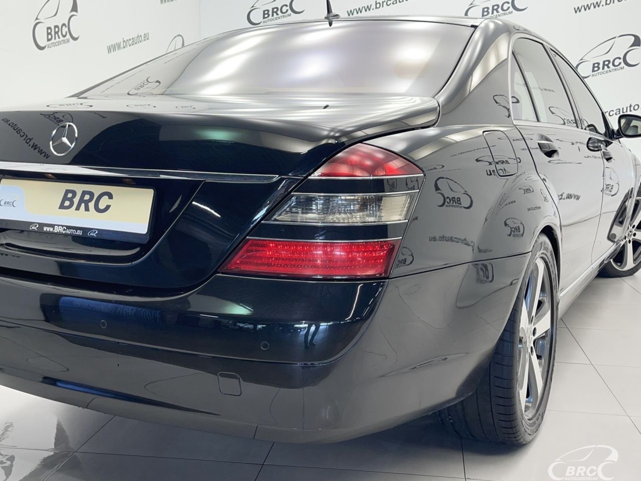 Mercedes-Benz S350 | 80