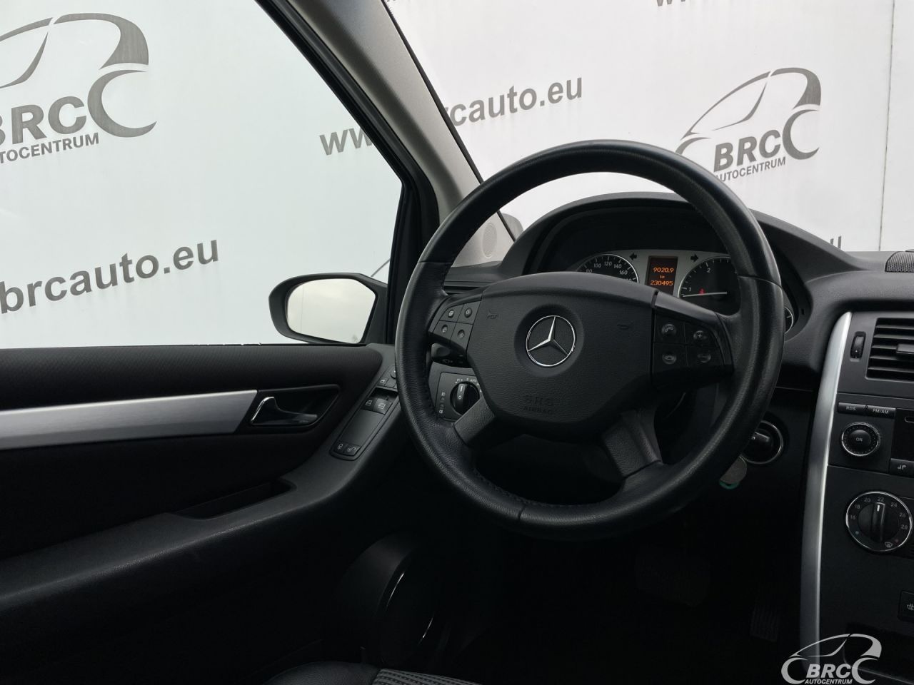 Mercedes-Benz B200 | 3