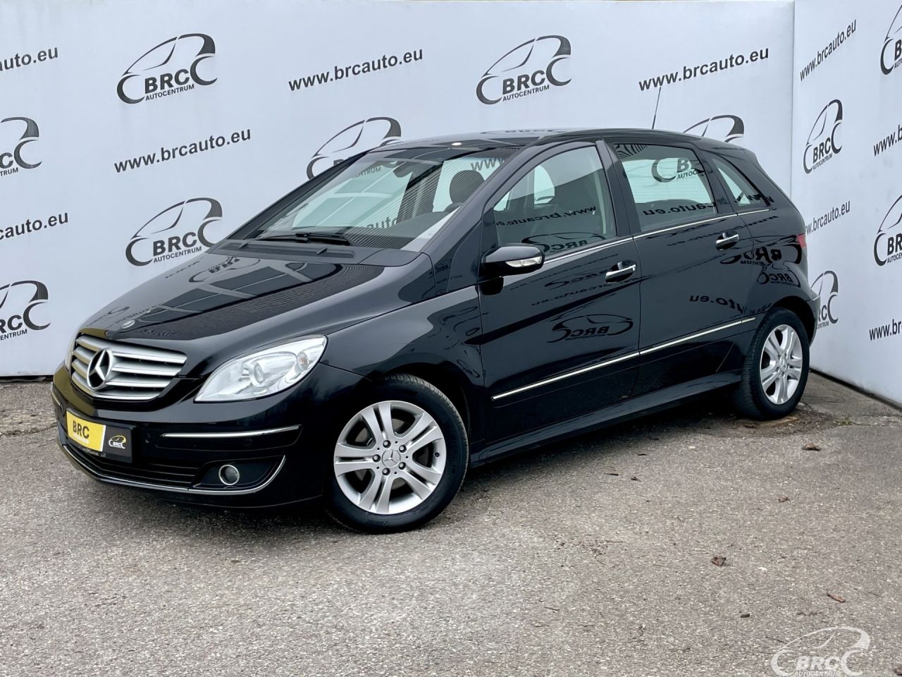 Mercedes-Benz B200 | 0