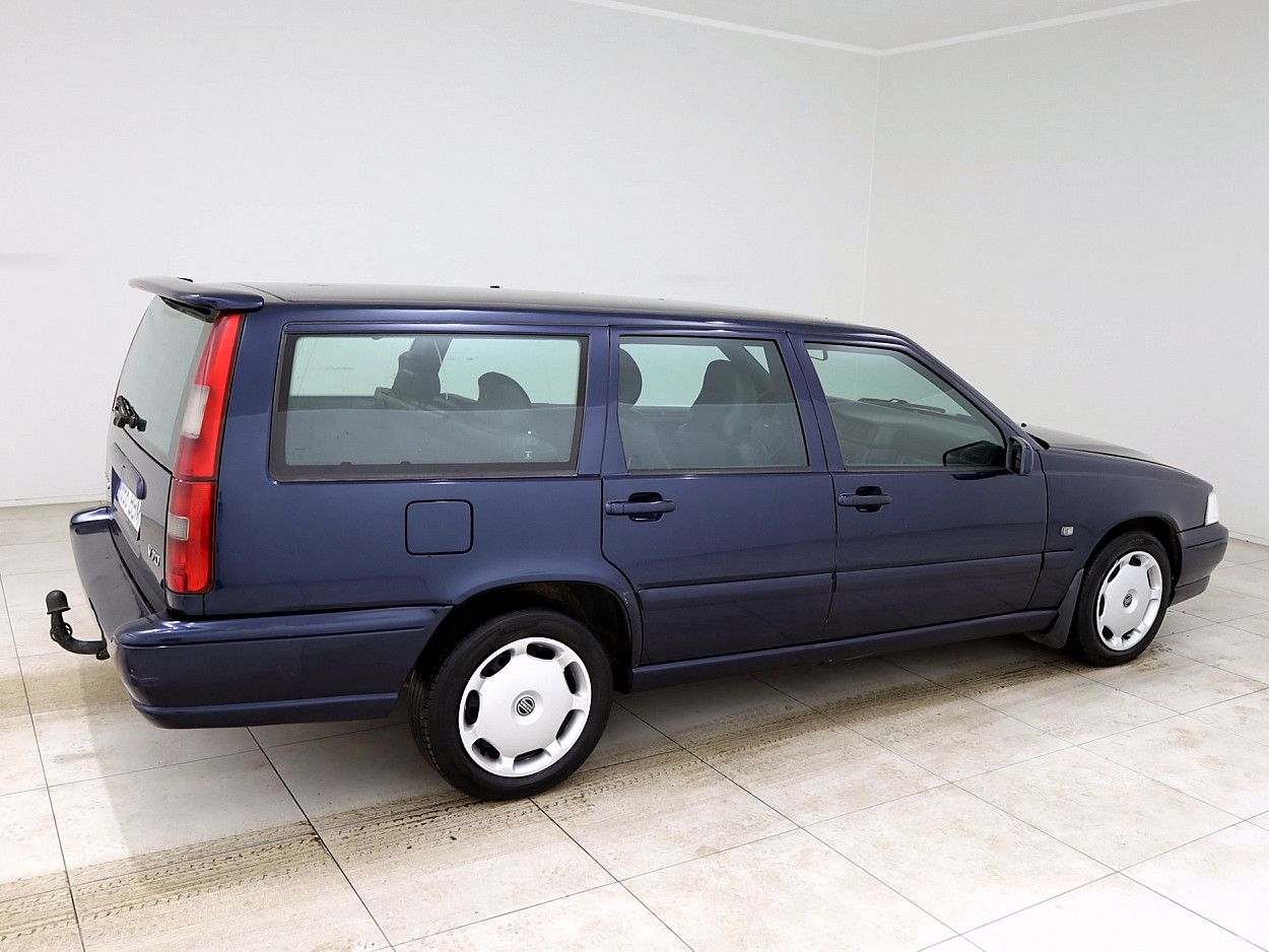 Volvo V70 | 2