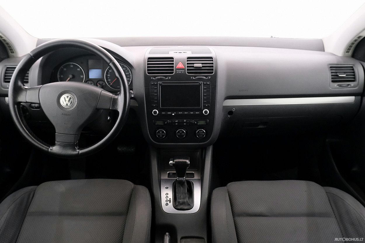 Volkswagen Golf | 4