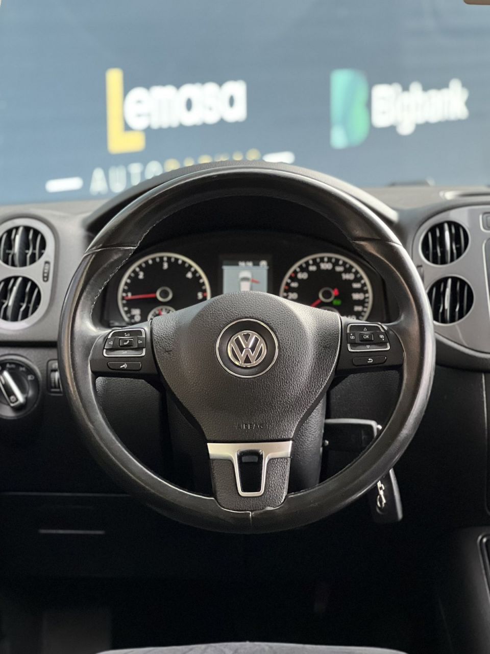 Volkswagen Tiguan | 10