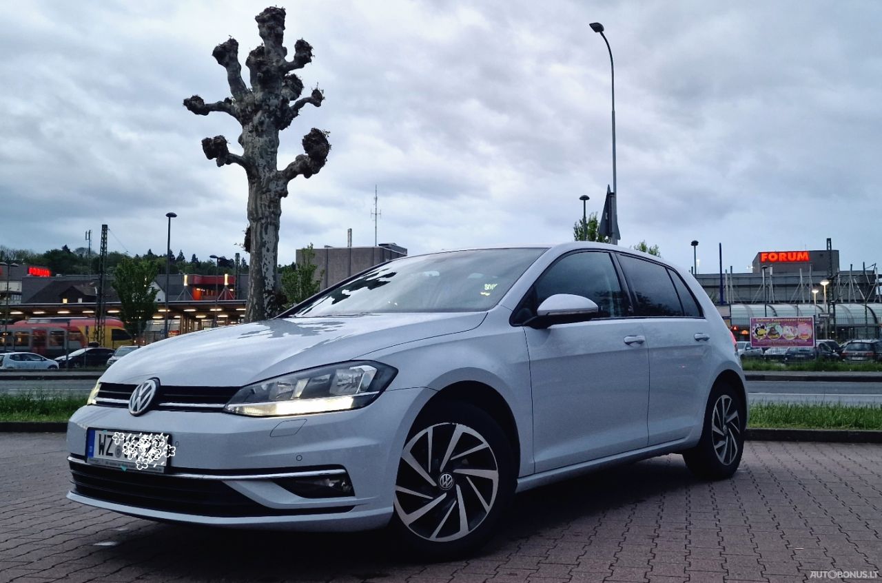 Volkswagen Golf | 10