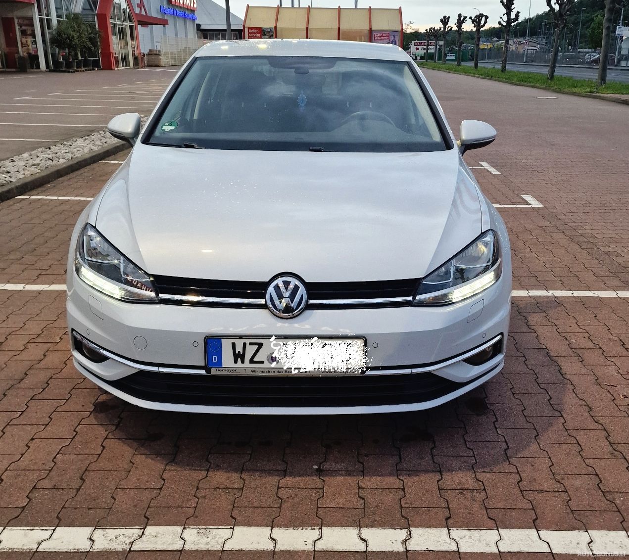 Volkswagen Golf | 2