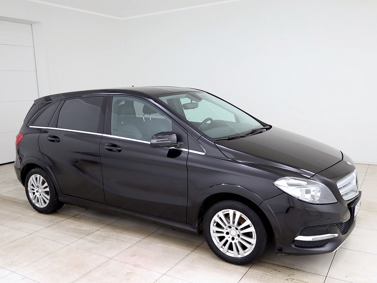 Mercedes-Benz B200 | 0