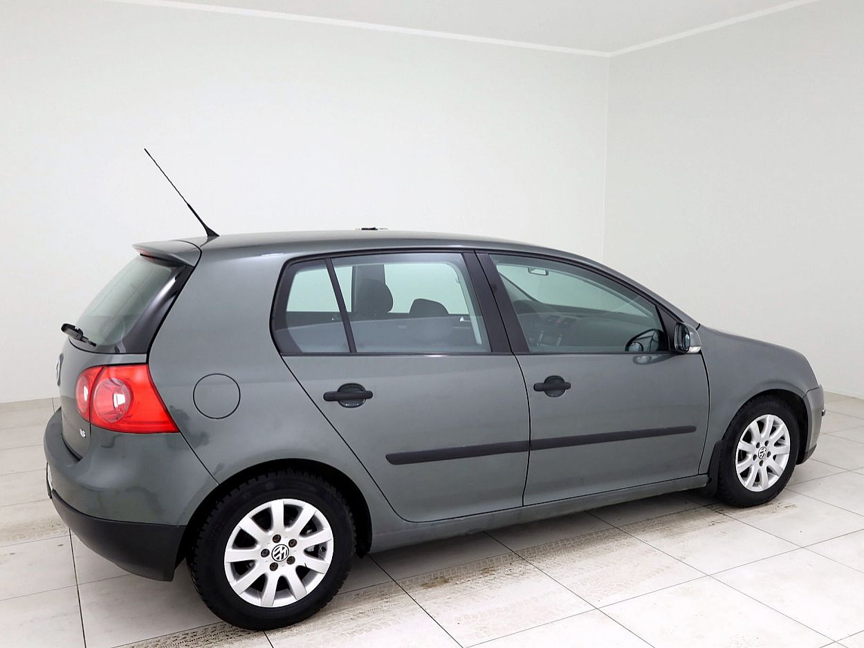 Volkswagen Golf | 2