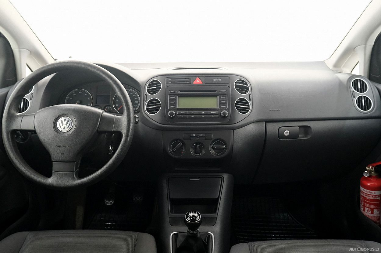 Volkswagen Golf | 4