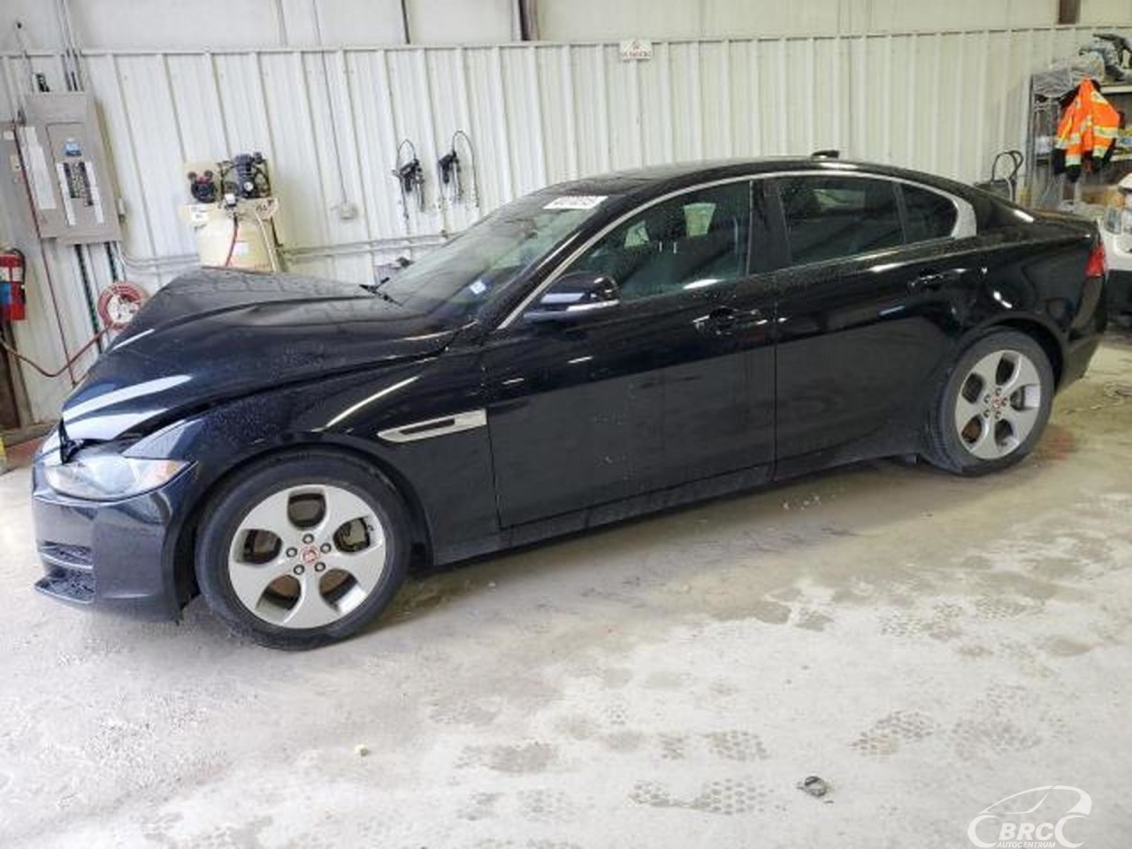 Jaguar XE | 52