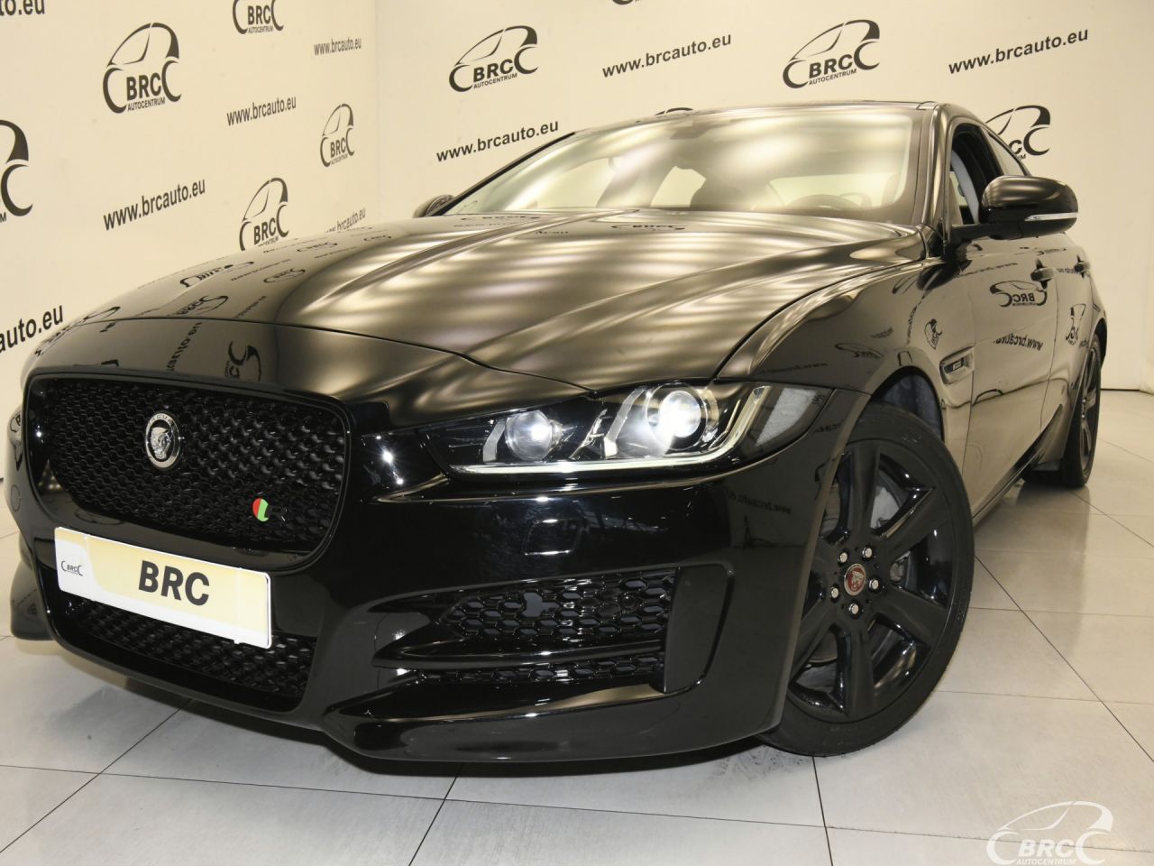 Jaguar XE | 40