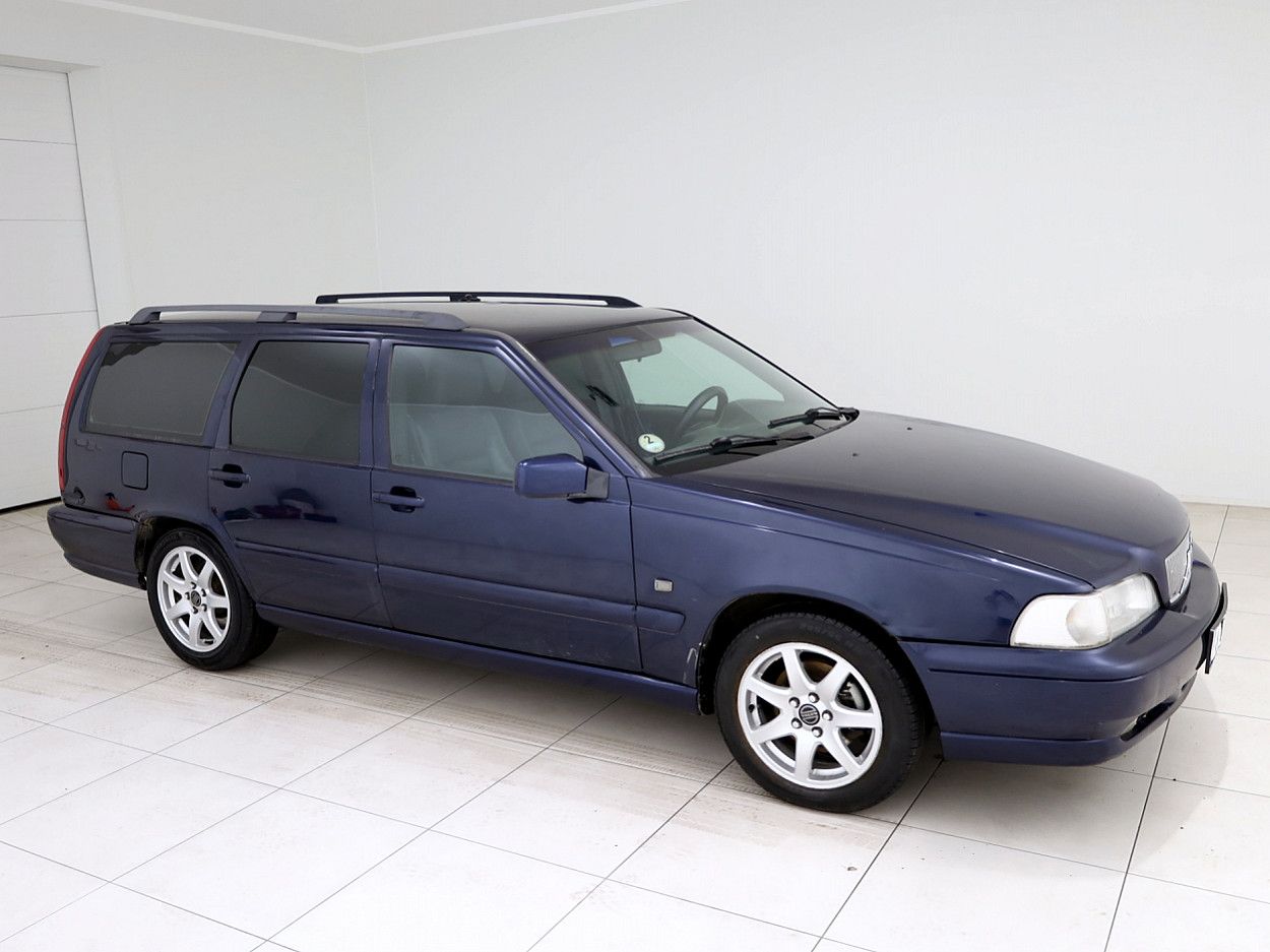 Volvo V70 | 0