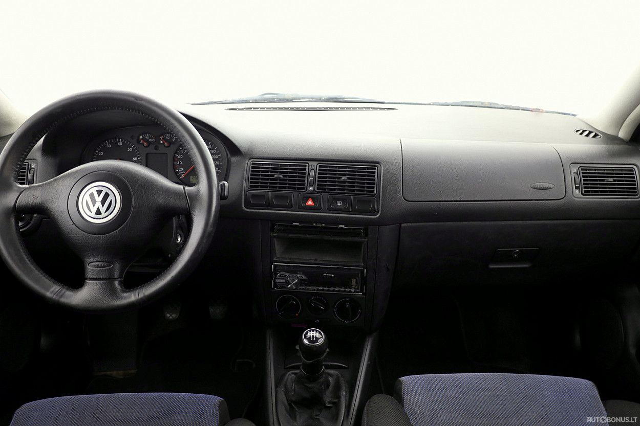 Volkswagen Golf | 4