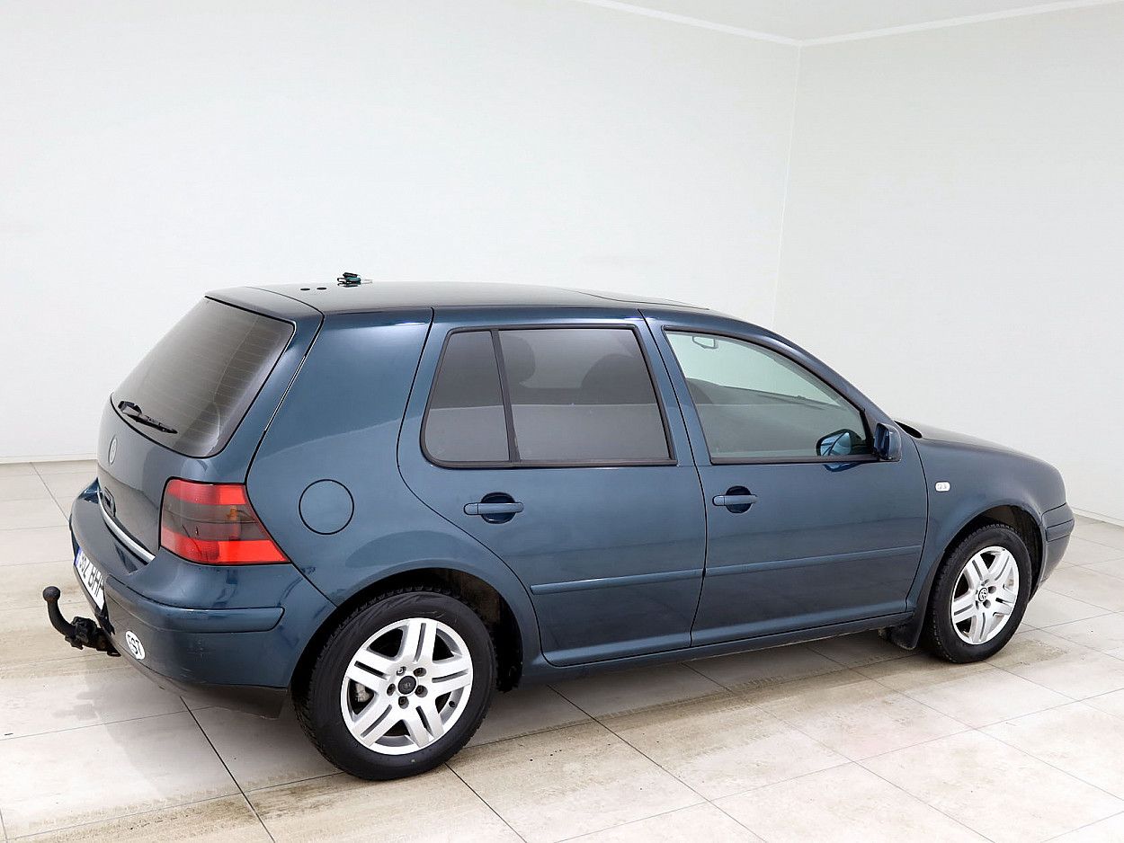 Volkswagen Golf | 2