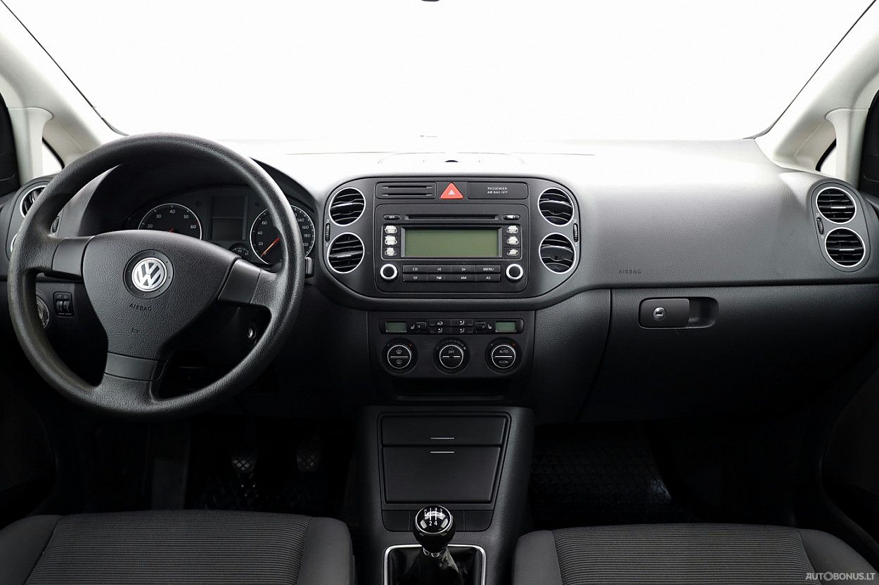 Volkswagen Golf | 4