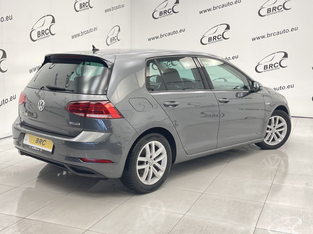 Volkswagen Golf | 1