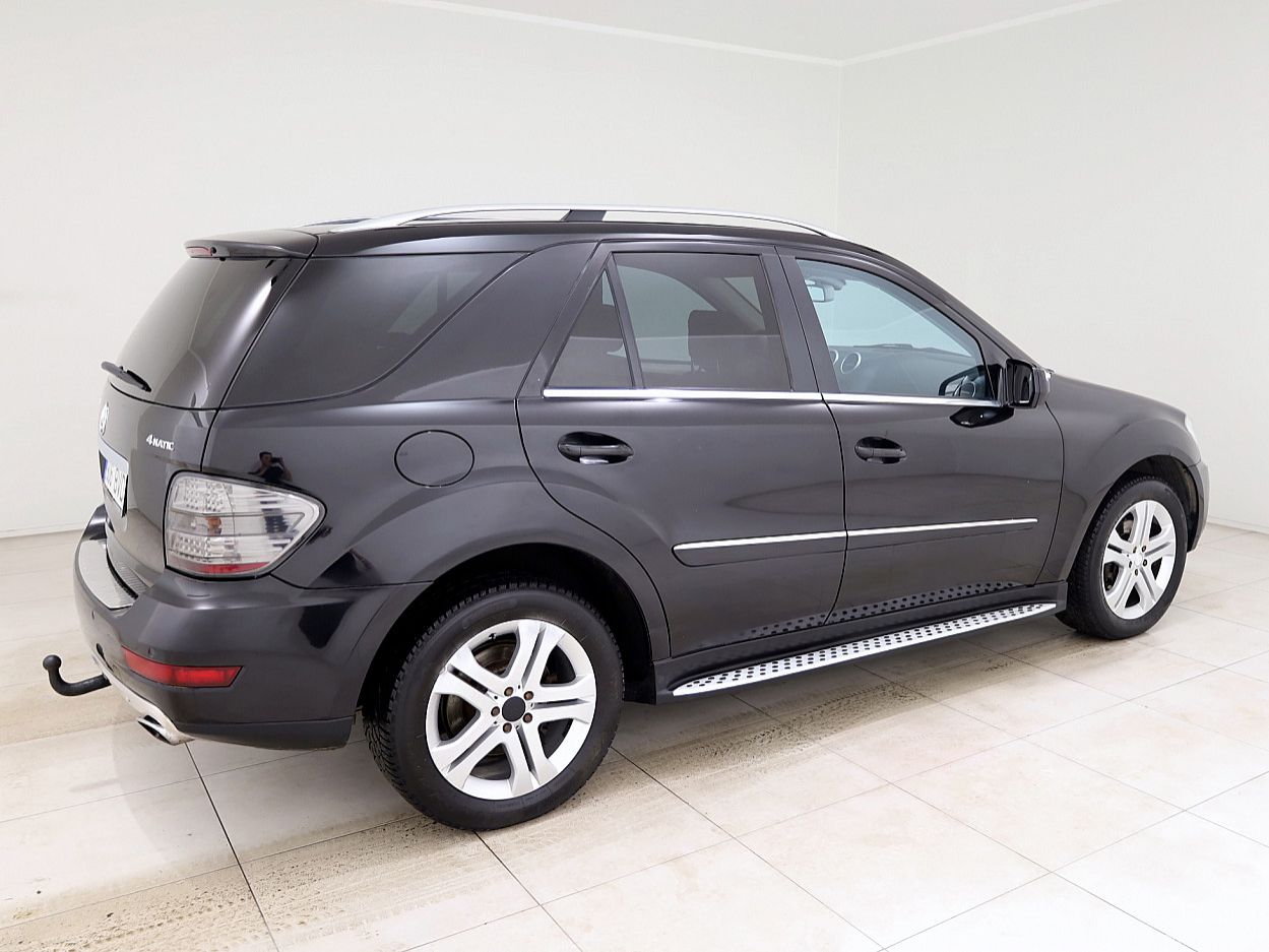 Mercedes-Benz ML350 | 2