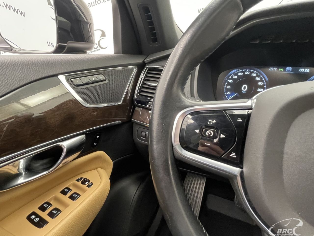 Volvo XC90 | 29