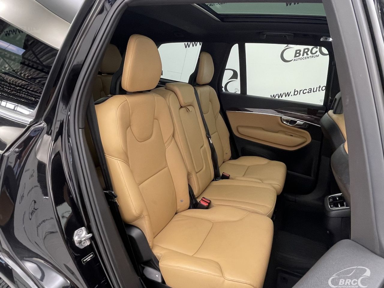Volvo XC90 | 10