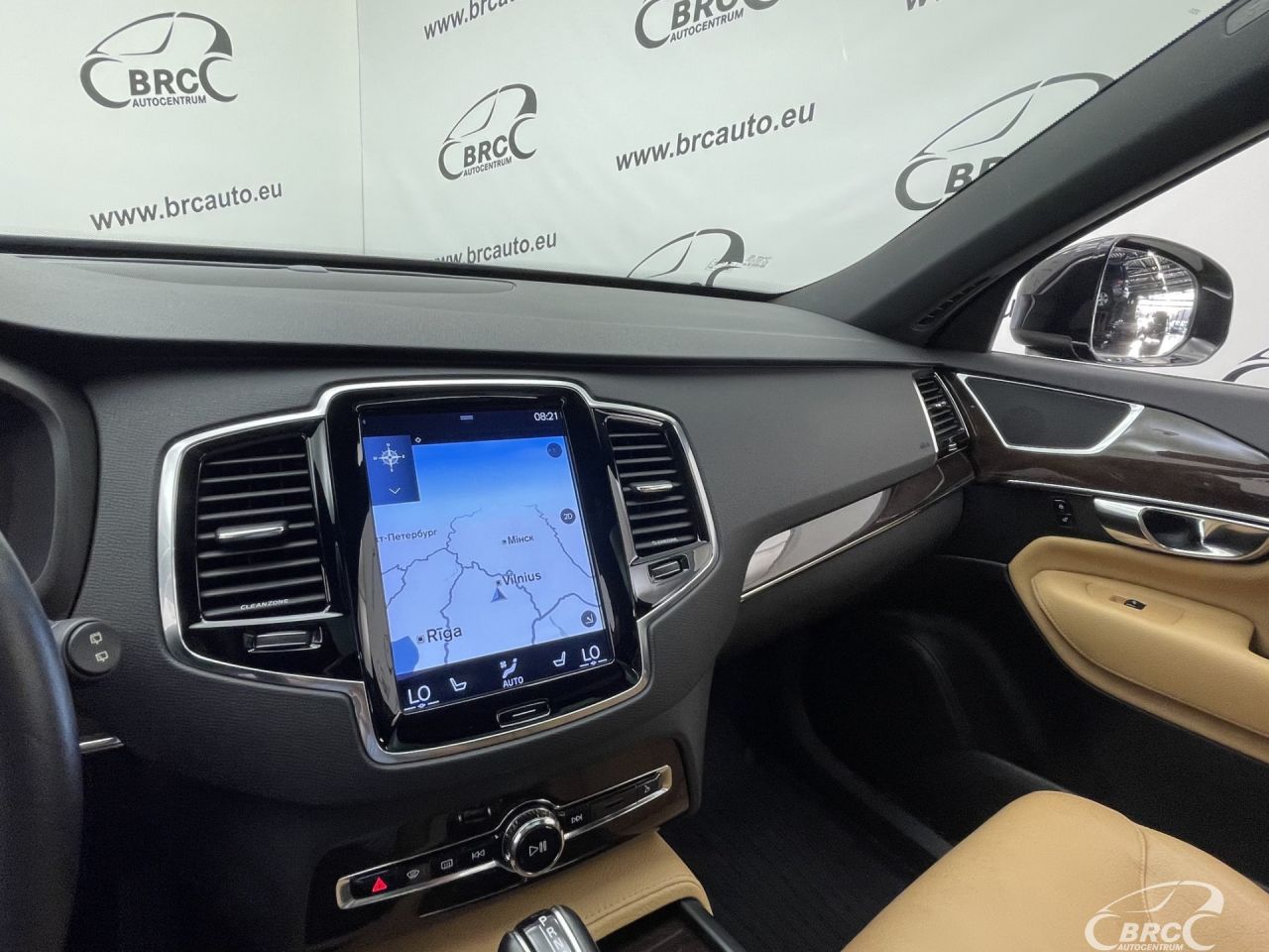 Volvo XC90 | 27