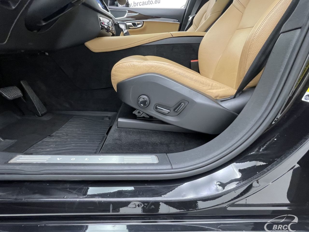 Volvo XC90 | 22
