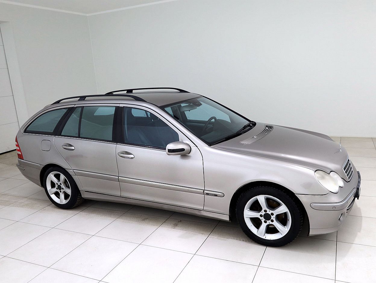 Mercedes-Benz C200 | 0