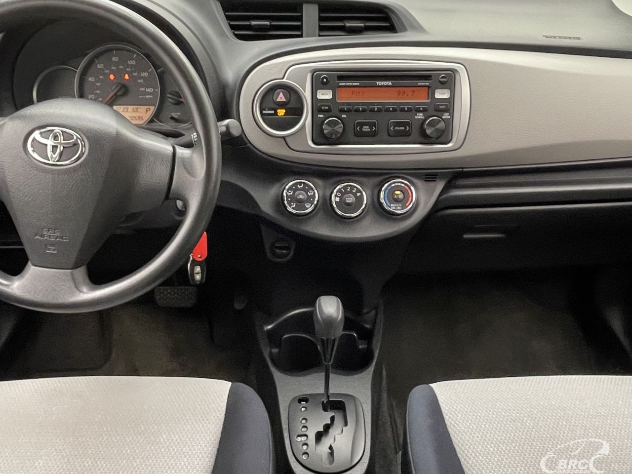 Toyota Yaris | 12