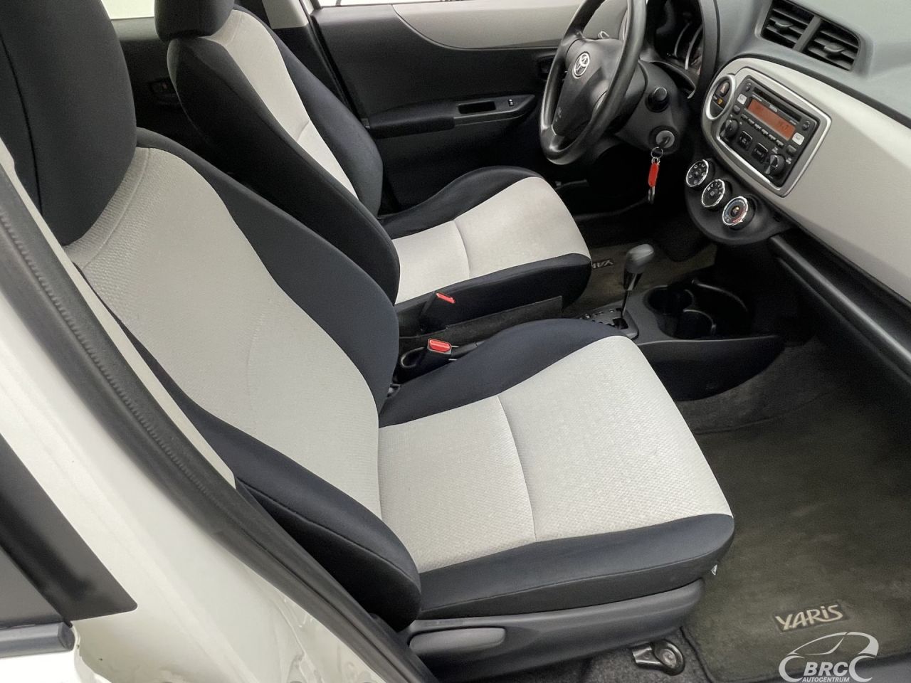 Toyota Yaris | 4