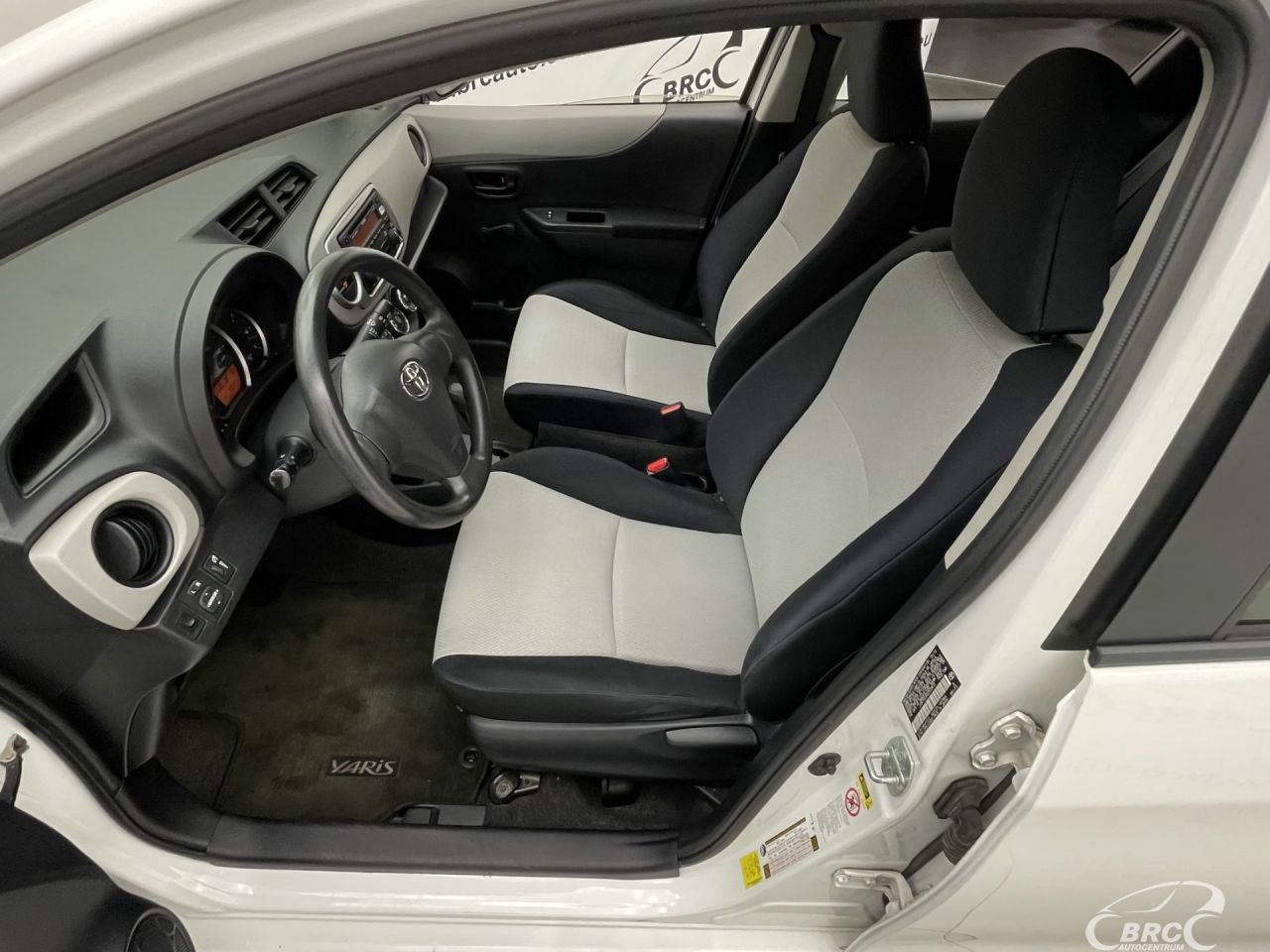 Toyota Yaris | 17