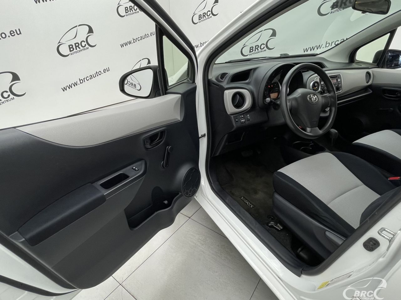 Toyota Yaris | 15