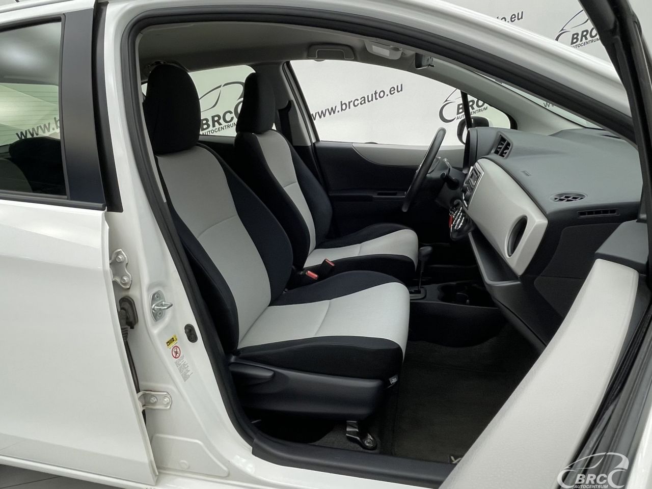Toyota Yaris | 6