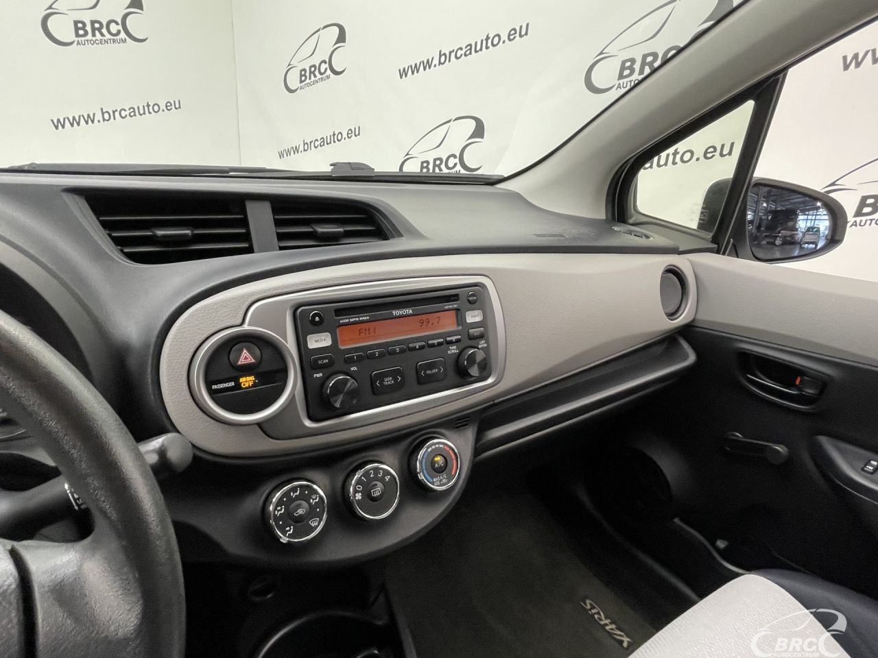 Toyota Yaris | 21