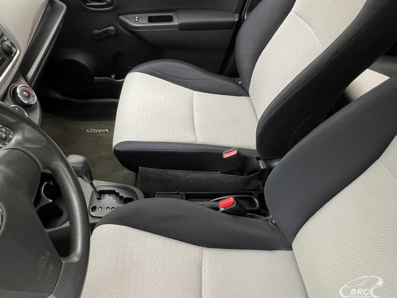 Toyota Yaris | 19