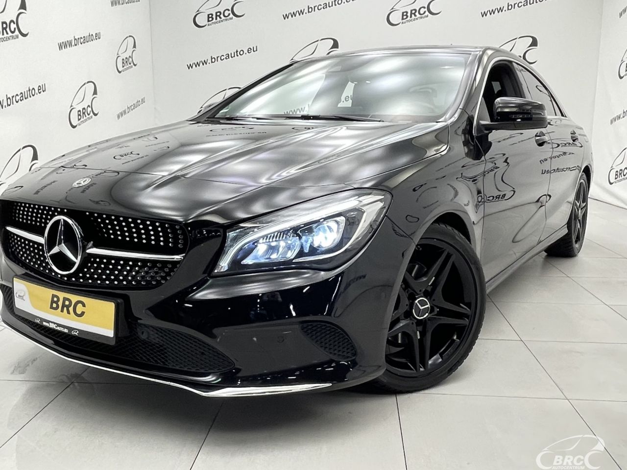 Mercedes-Benz CLA200 | 35