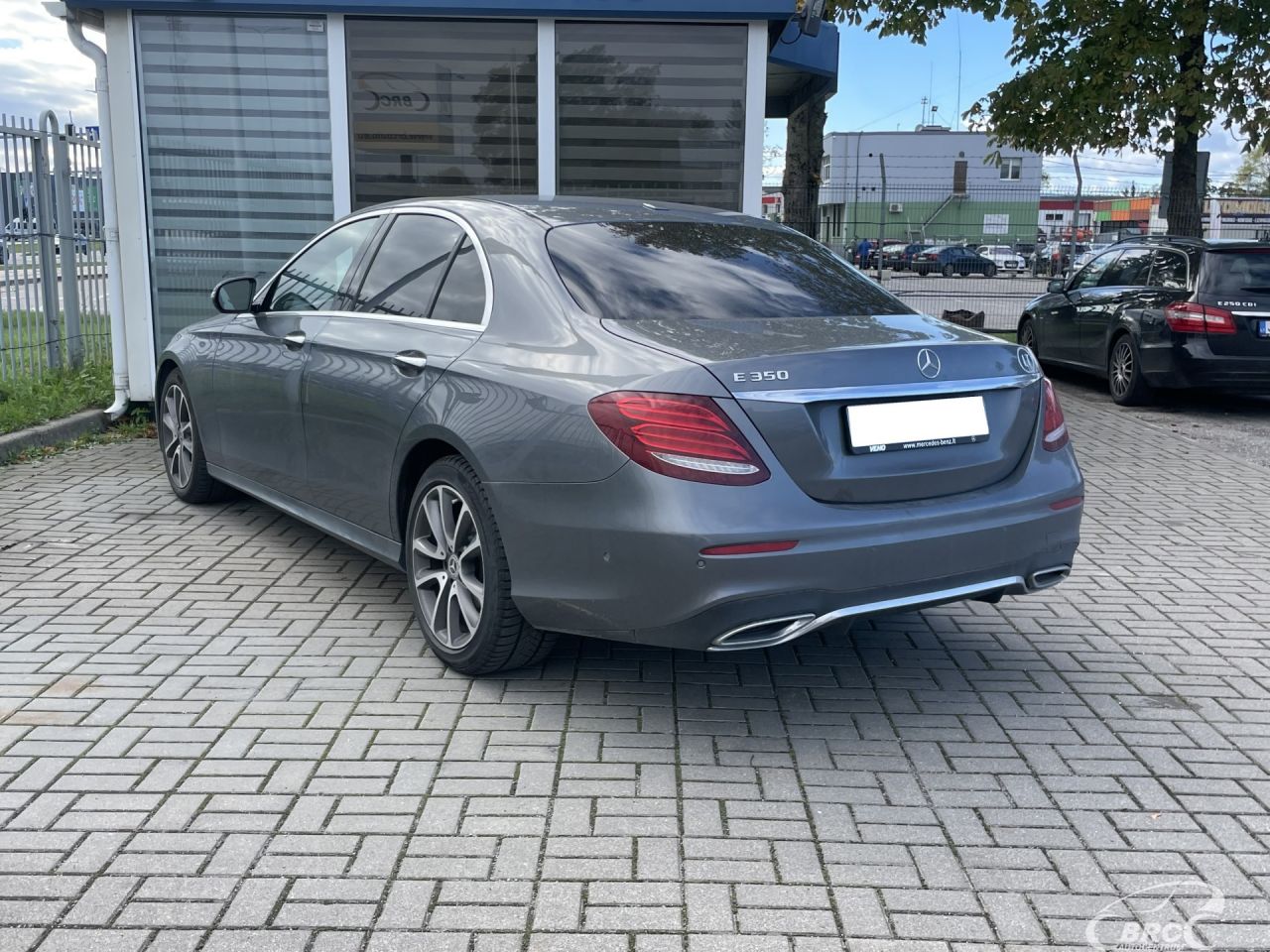 Mercedes-Benz E350 | 26