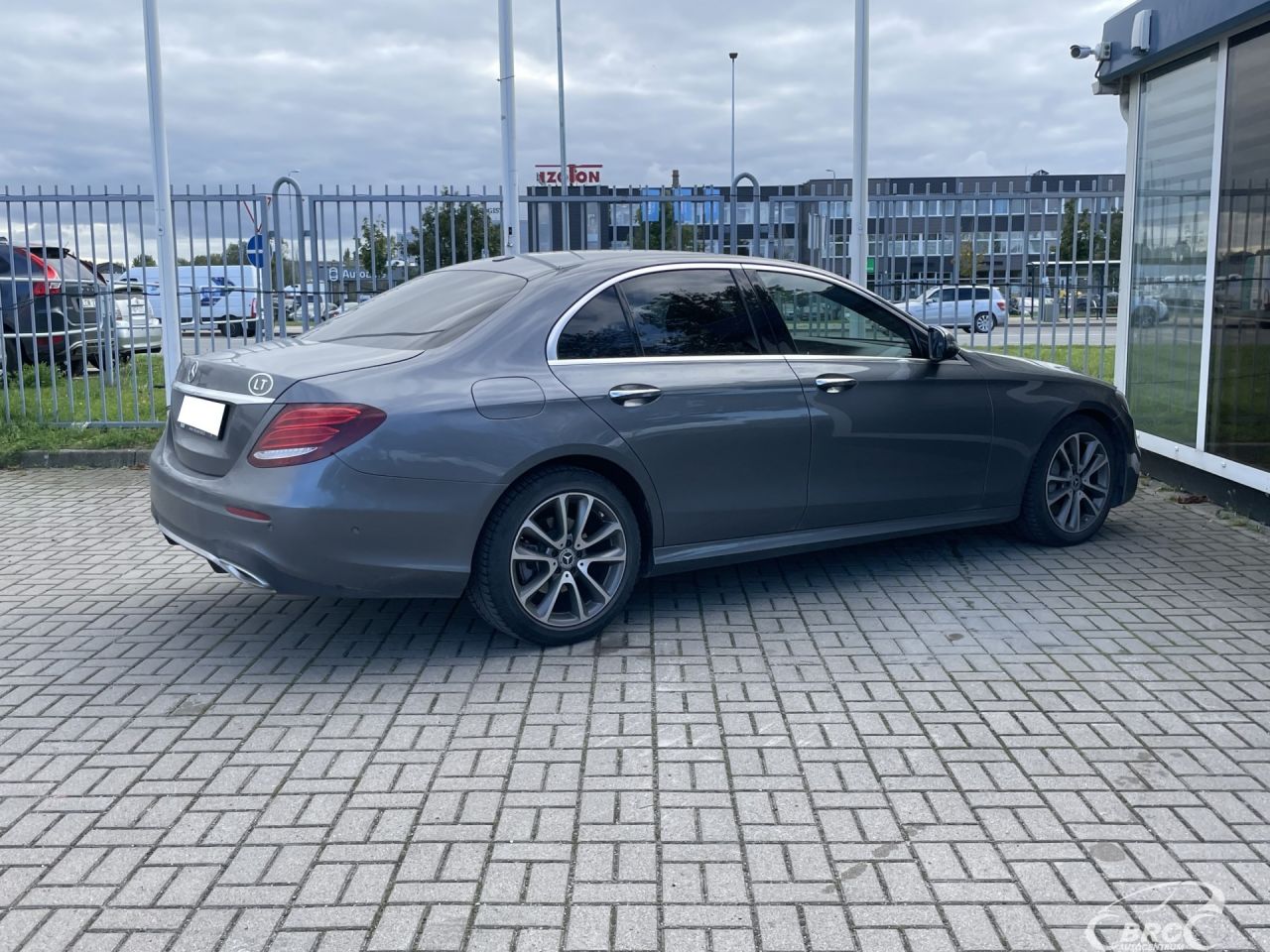 Mercedes-Benz E350 | 1