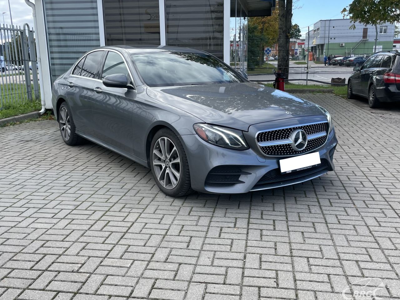 Mercedes-Benz E350 | 24