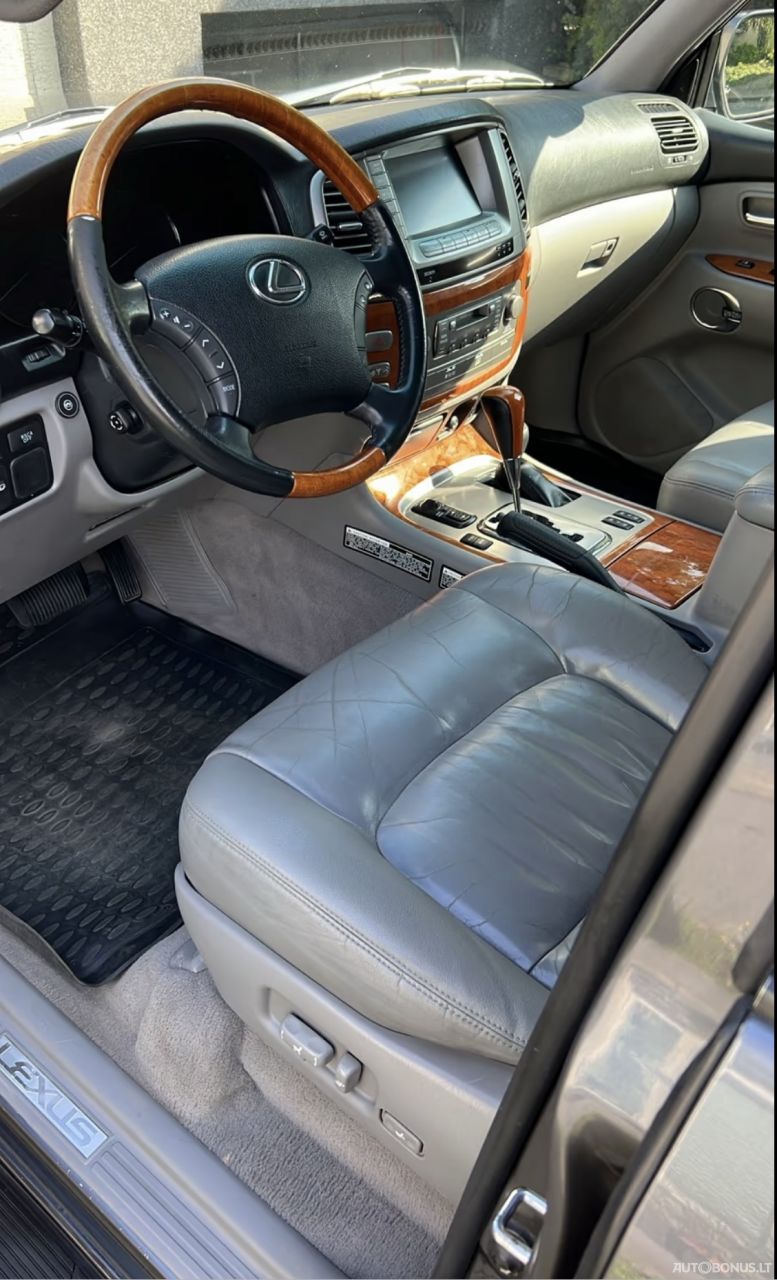 Lexus LX 470 | 10