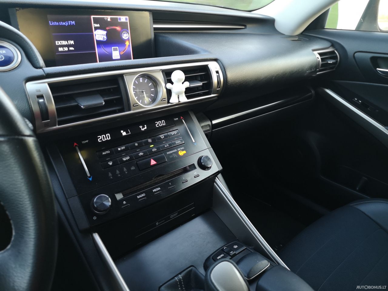 Lexus IS 300h | 9