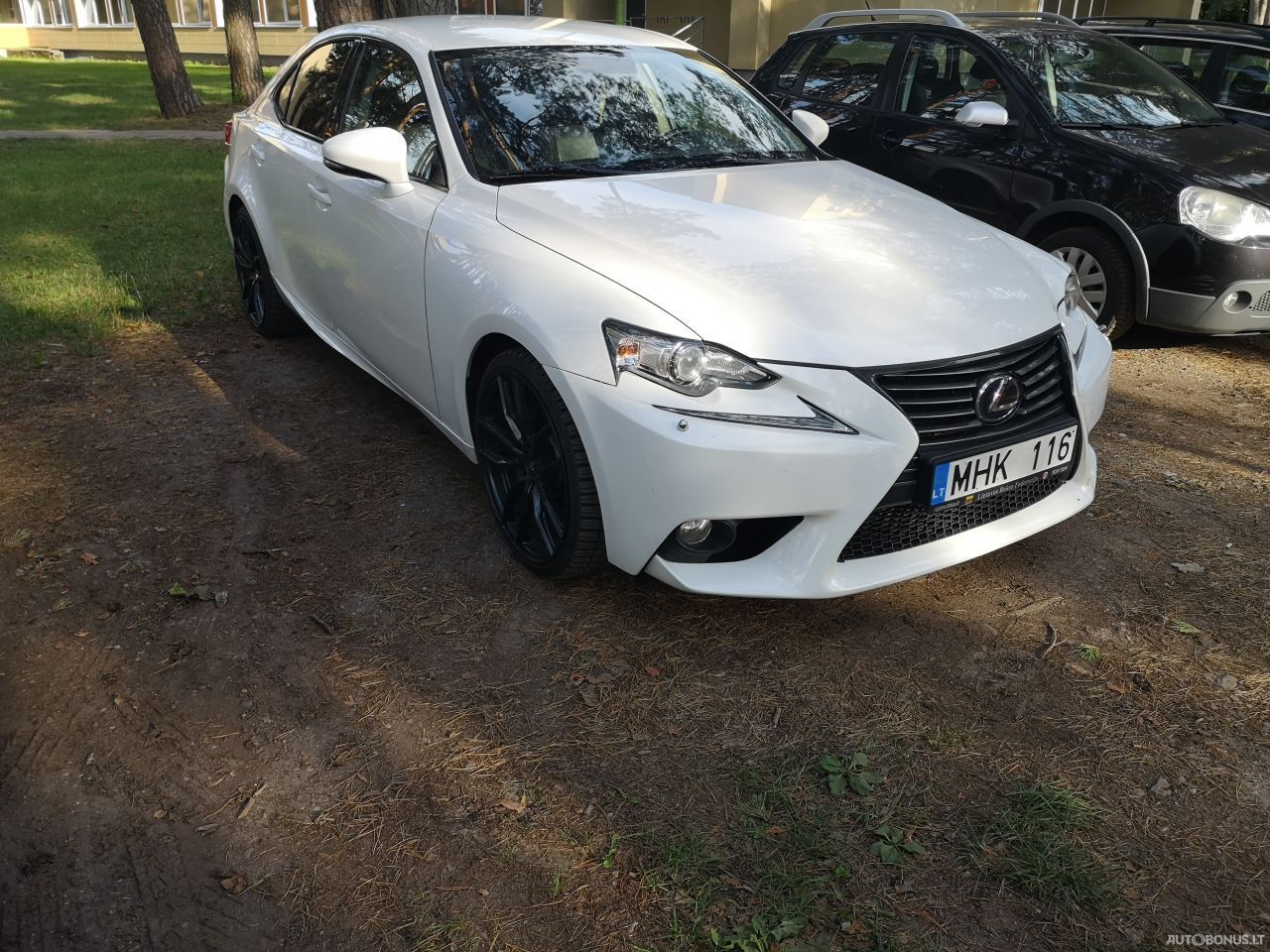Lexus IS 300h | 2