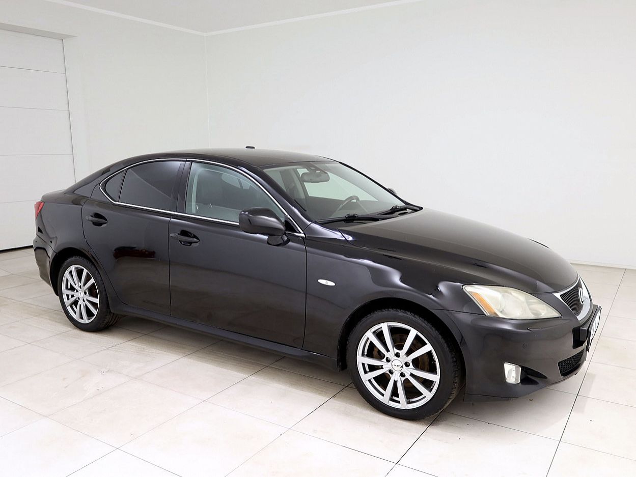 Lexus IS 220