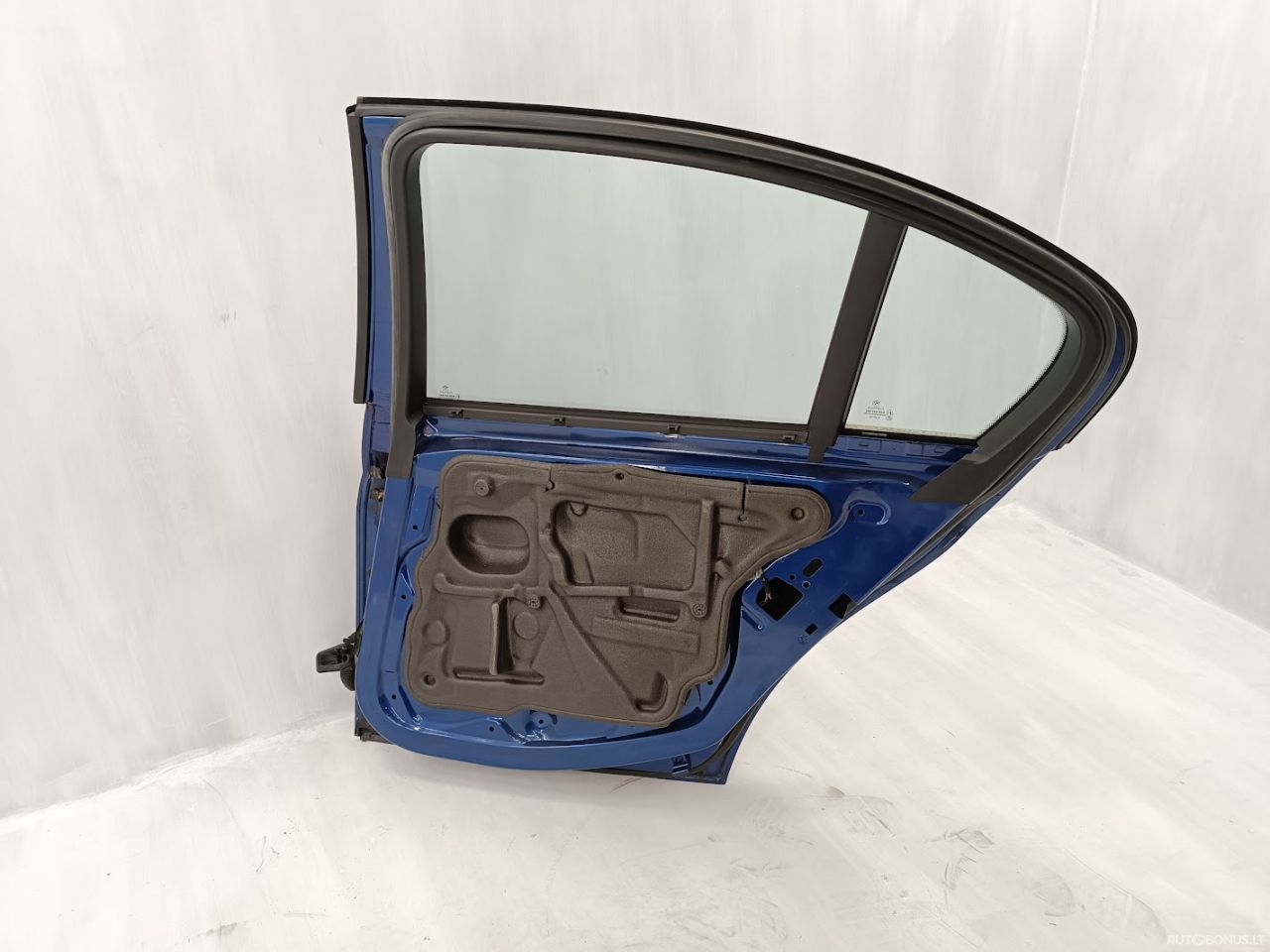 BMW 3 serija, Sedanas | 9