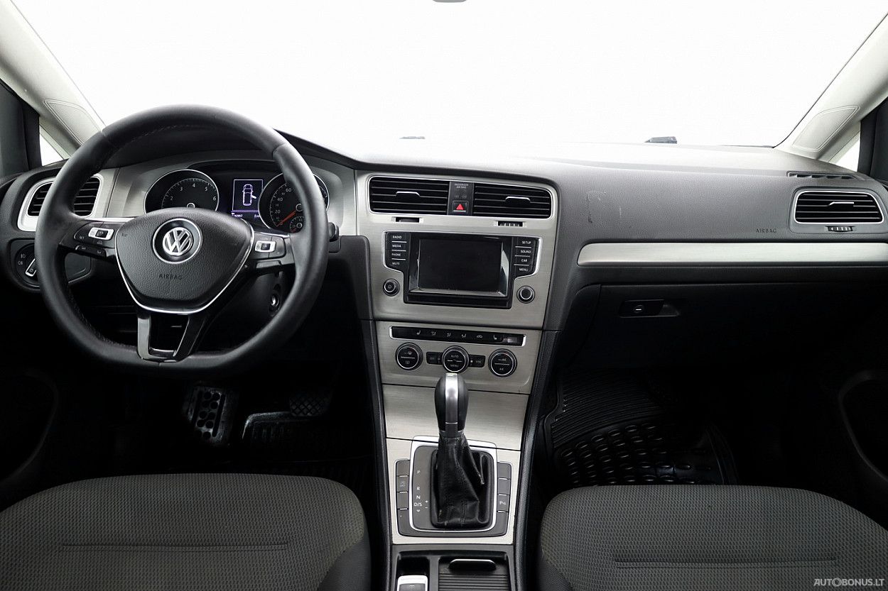 Volkswagen Golf | 4