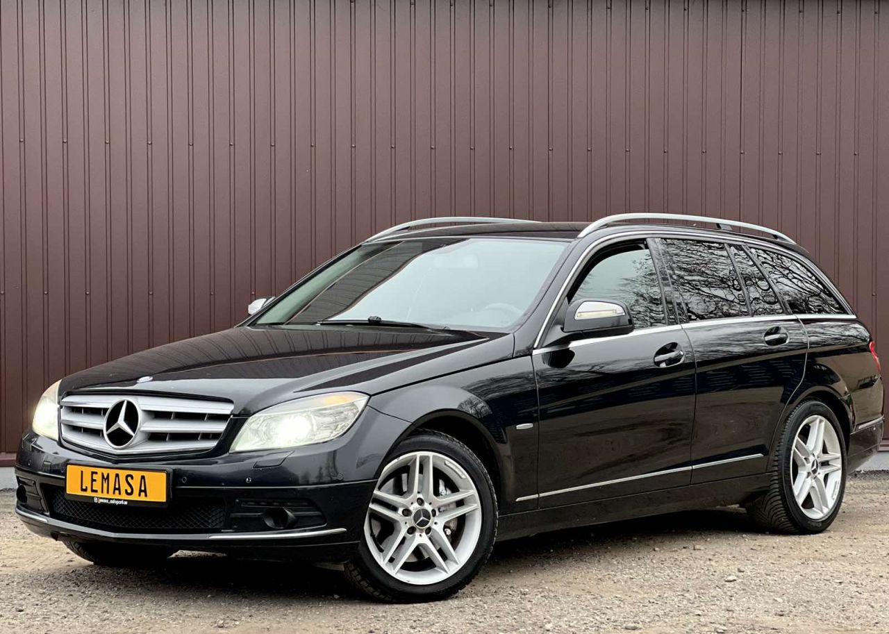 Mercedes-Benz C320