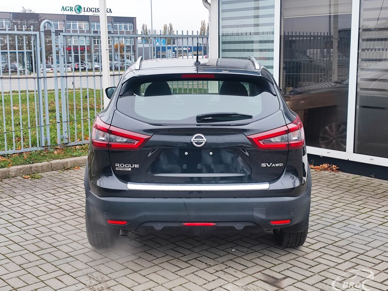 Nissan Rogue | 32