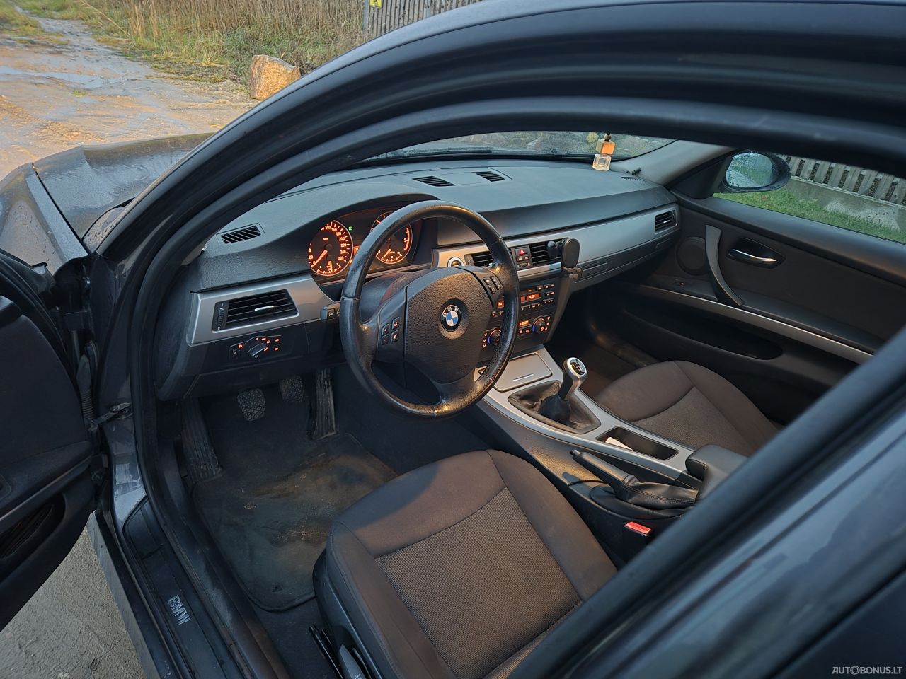 BMW 320 | 8