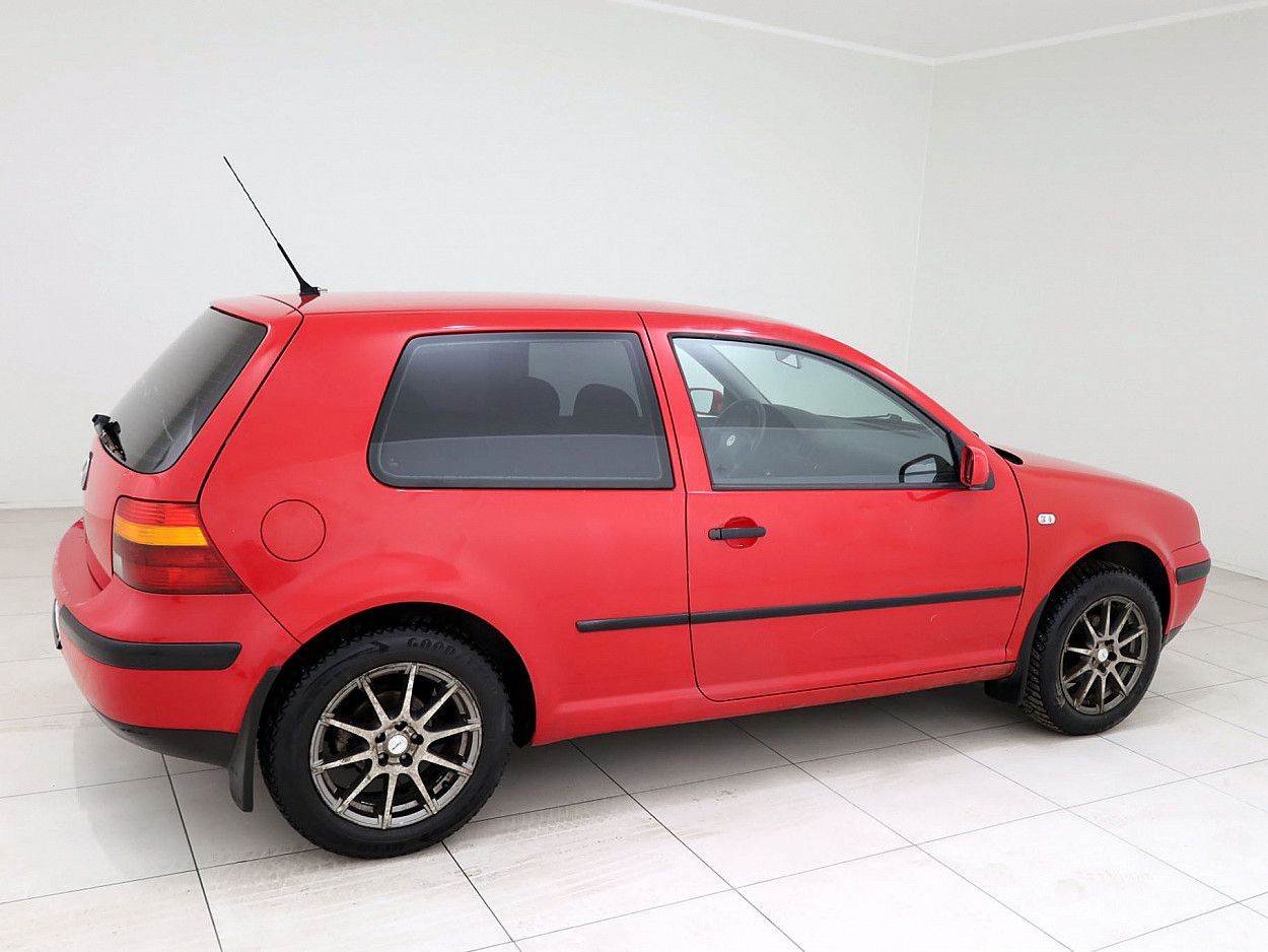 Volkswagen Golf | 2