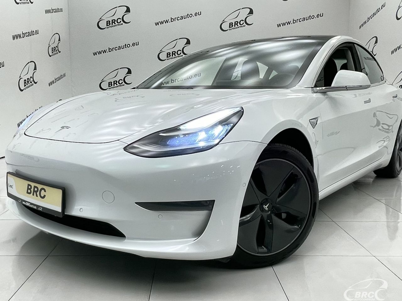 Tesla Model 3 | 32