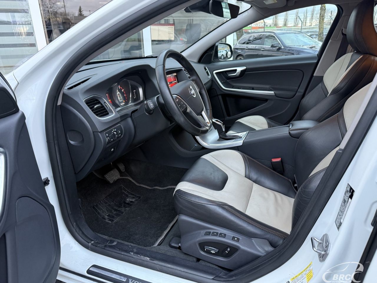 Volvo V60 | 16